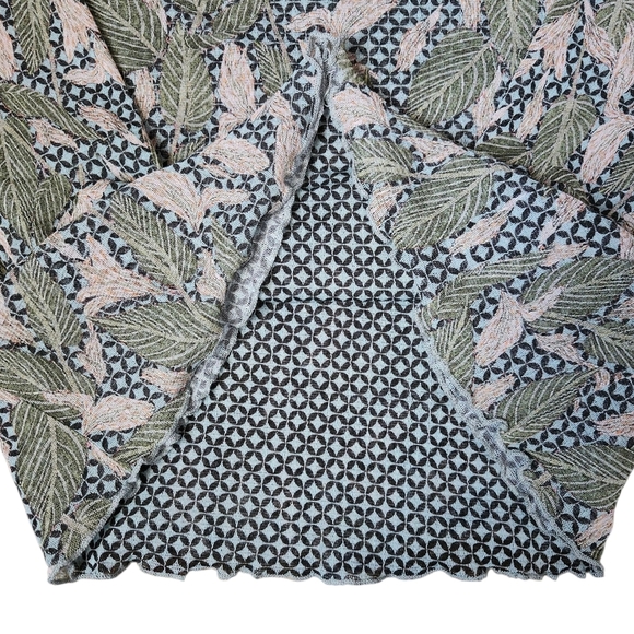 Nile Leaf Pattern Women's Blouse - Picture 2 of 6